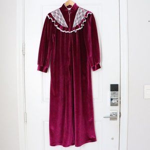 Women's Vintage Vandemere Purple Velvet Nightgown